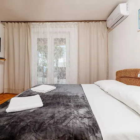 Gruene Terrasse Nur 100 Meter Zum *