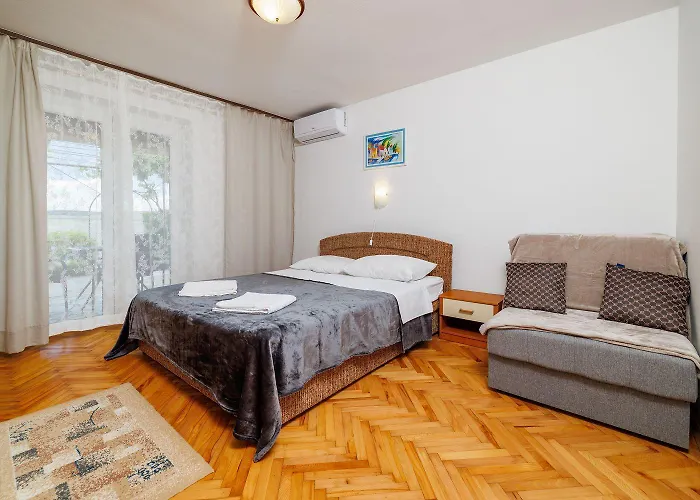 Gruene Terrasse Nur 100 Meter Zum * Jadranovo