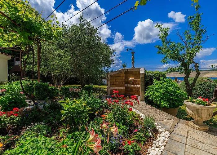 Gruene Terrasse Nur 100 Meter Zum